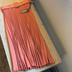 Belted high waste pleated midi skirt